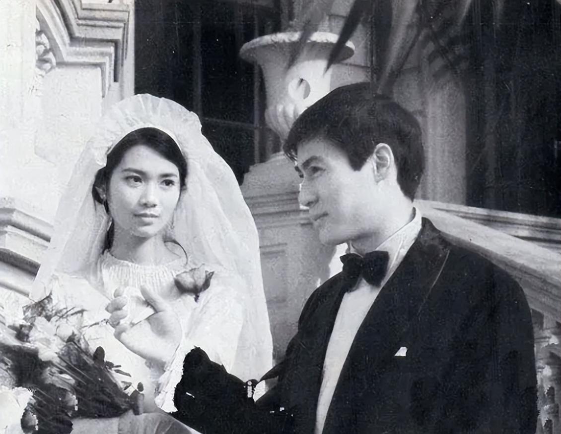 演员李芸:与前夫离婚后,再婚嫁小提琴家,儿女双全