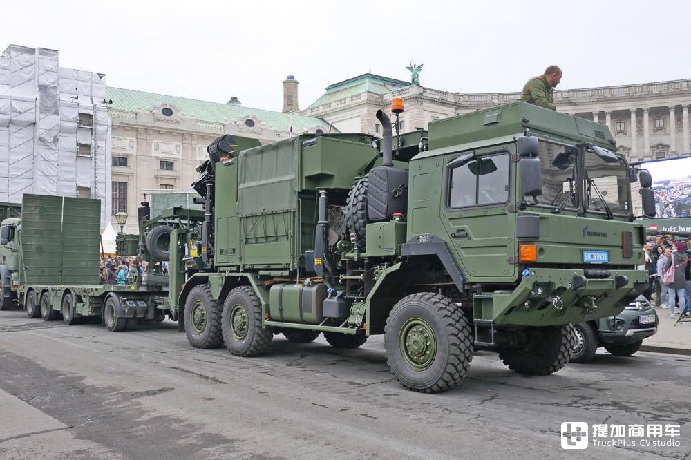 配随车吊的军用清障车,安普改装,实拍莱茵金属曼恩hx 42m军卡