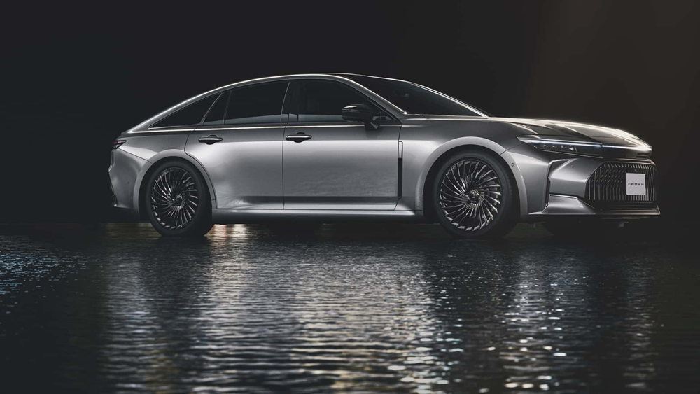 售35.5万起 全新一代丰田皇冠轿车海外上市 本月亮相广州车展