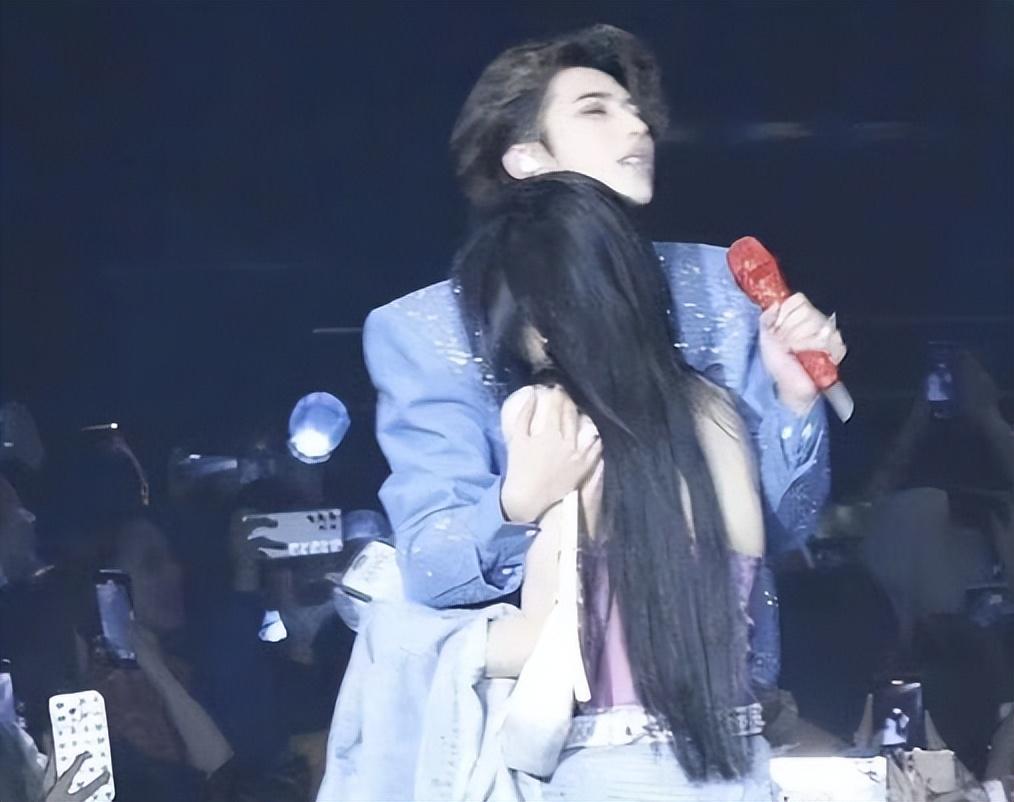 狗仔曝蔡徐坤致女生怀孕打胎,编剧蒙淇淇:没违法,但会影响代言