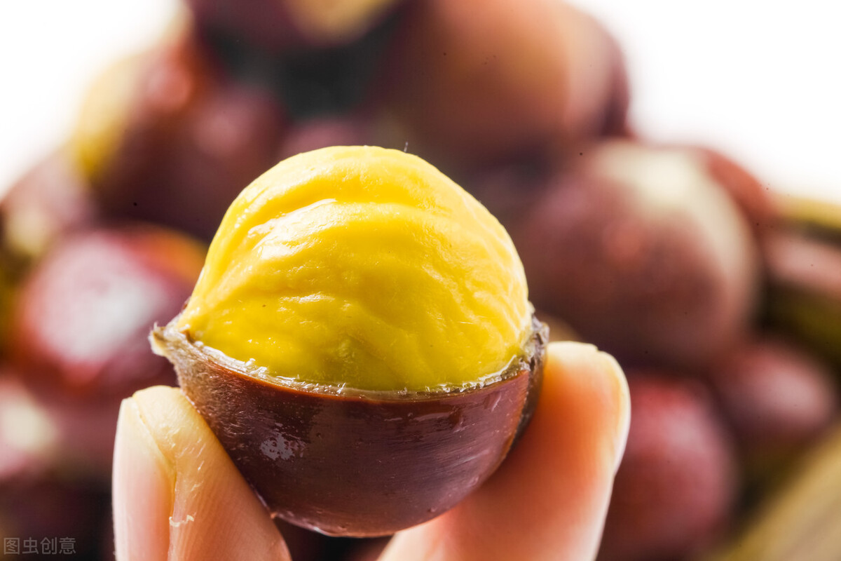 买板栗时,挑圆的好还是扁的好?注意这3点,个个粉糯香甜又新鲜