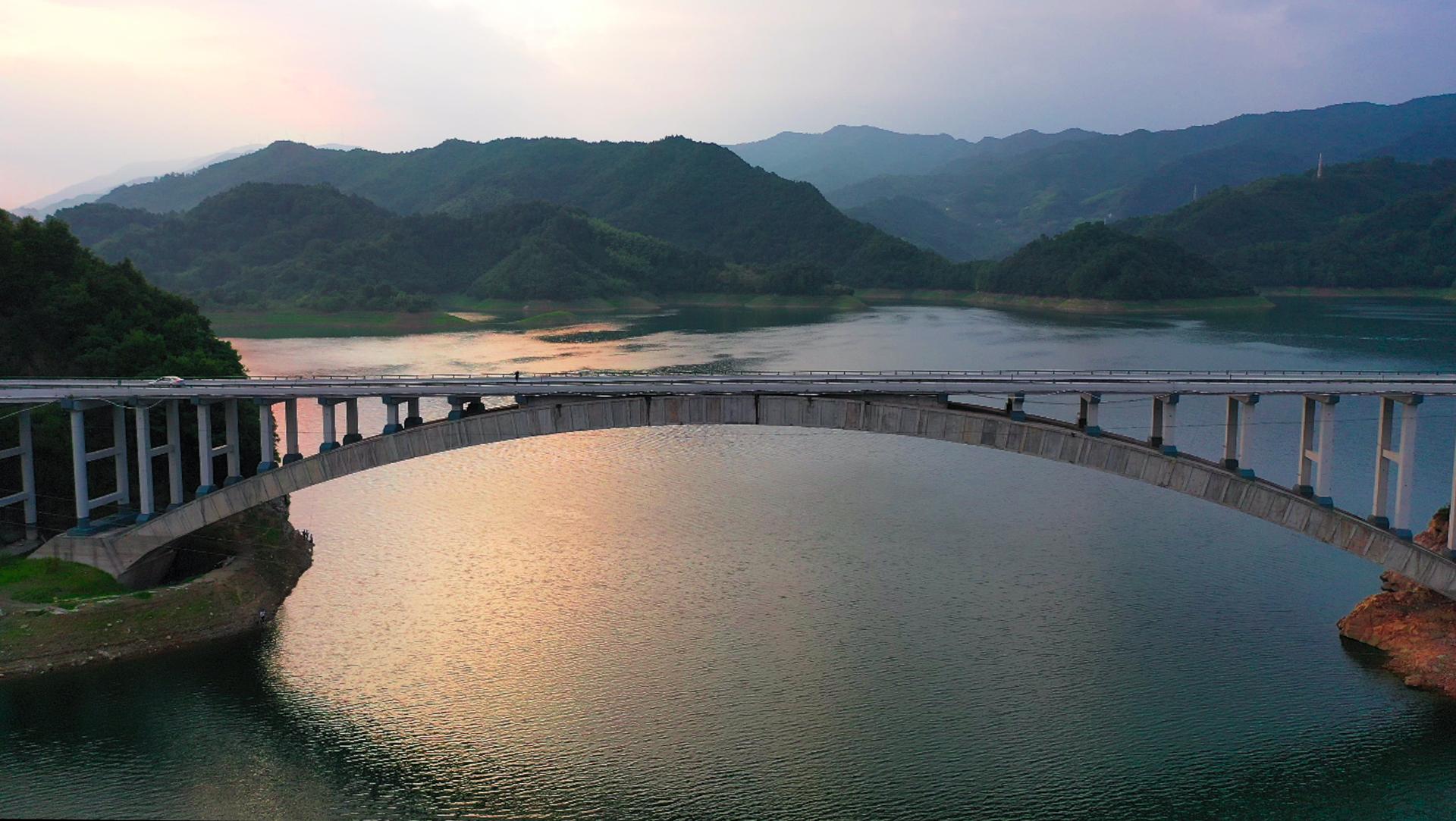 六安梅山水库风景区图片