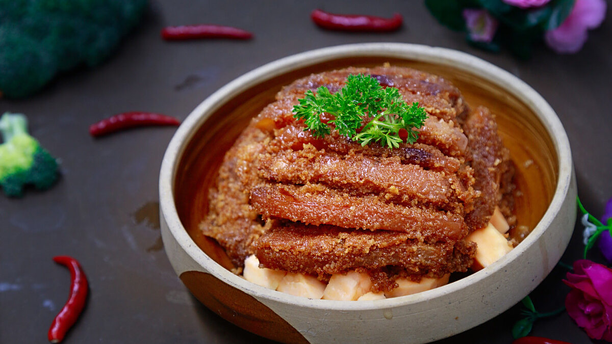 米粉蒸肉直接下锅蒸,难怪家人不爱吃,多加1步,软烂入味不油腻