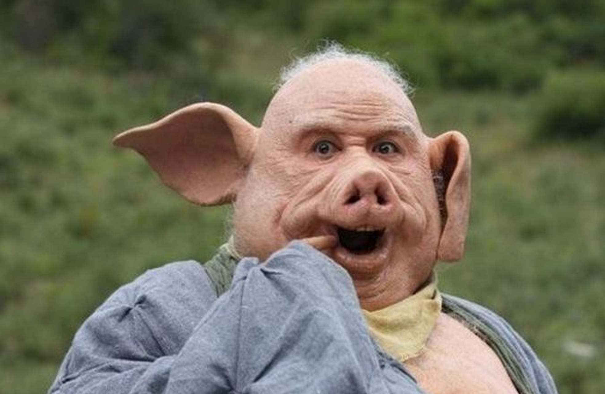 猪八戒的缺点是他的个性魅力的一部分,反映出他对生活的热爱和享受