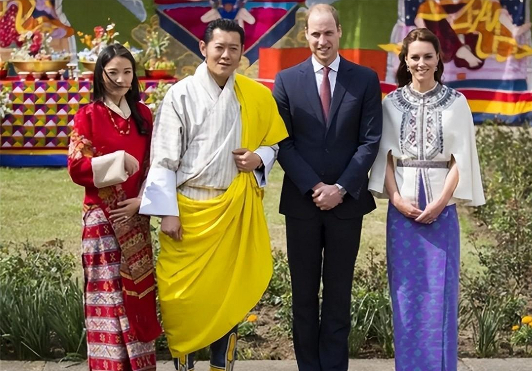 旺楚克国王宣布了比他小十岁的女大学生吉增·佩玛订婚的消息,据悉在