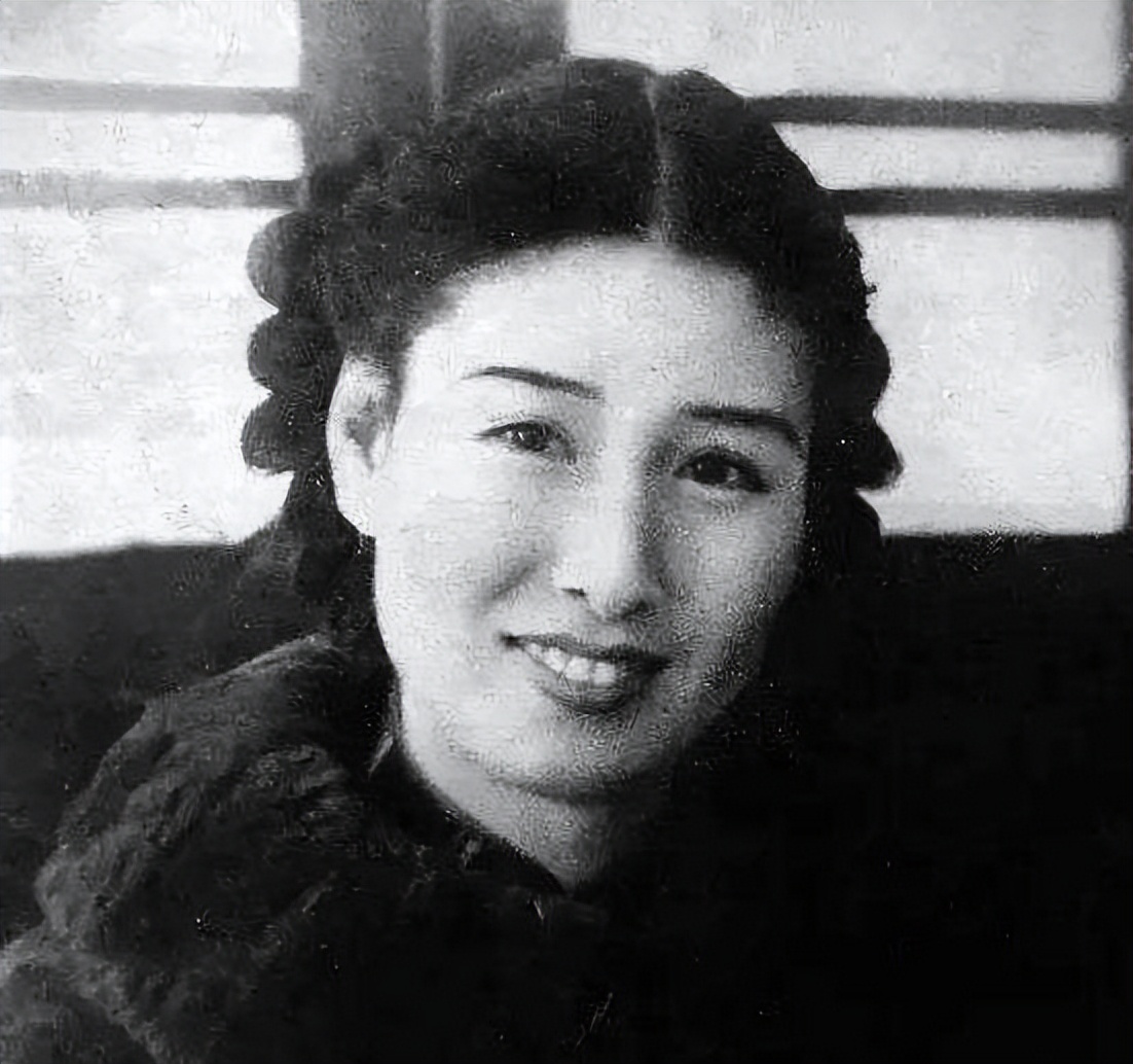 1940年,民国美女郑苹如,被特务枪决时说:能不能别毁我的容貌?