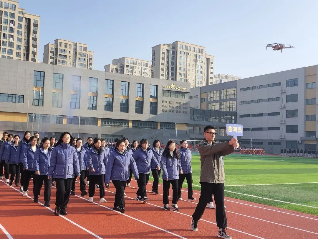南京市竹山中学分校梅龙湖学校:开幕式上他们竞相展风采!