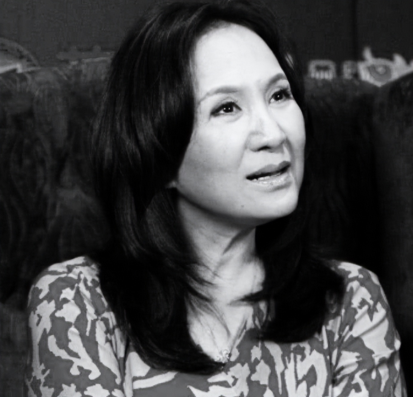歌手郑绪岚:因婚姻放弃事业,远嫁美国变落寞,如今过得怎样了?