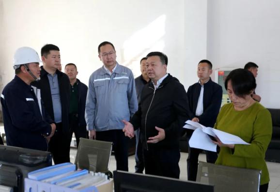 旗委书记王瑞来大路工业园区调研安全生产工作