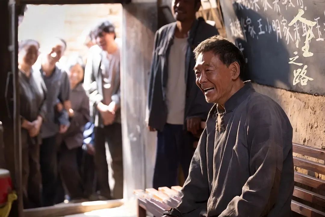 路遥《人生》:弱者抱怨,智者自愈,圣者渡人