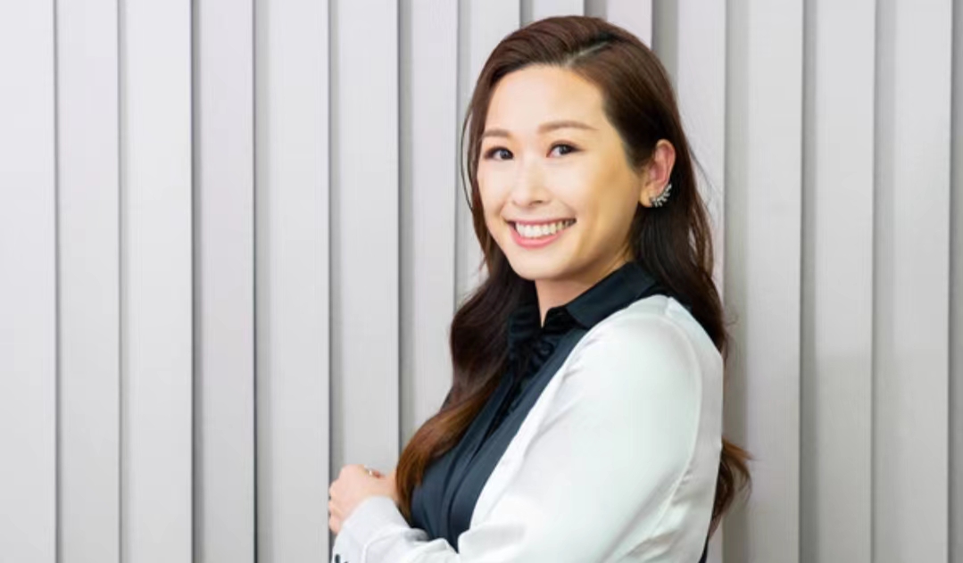 靠实力说话!女星赵希洛成功甩掉星二代光环,因"癫婆"形象入屋