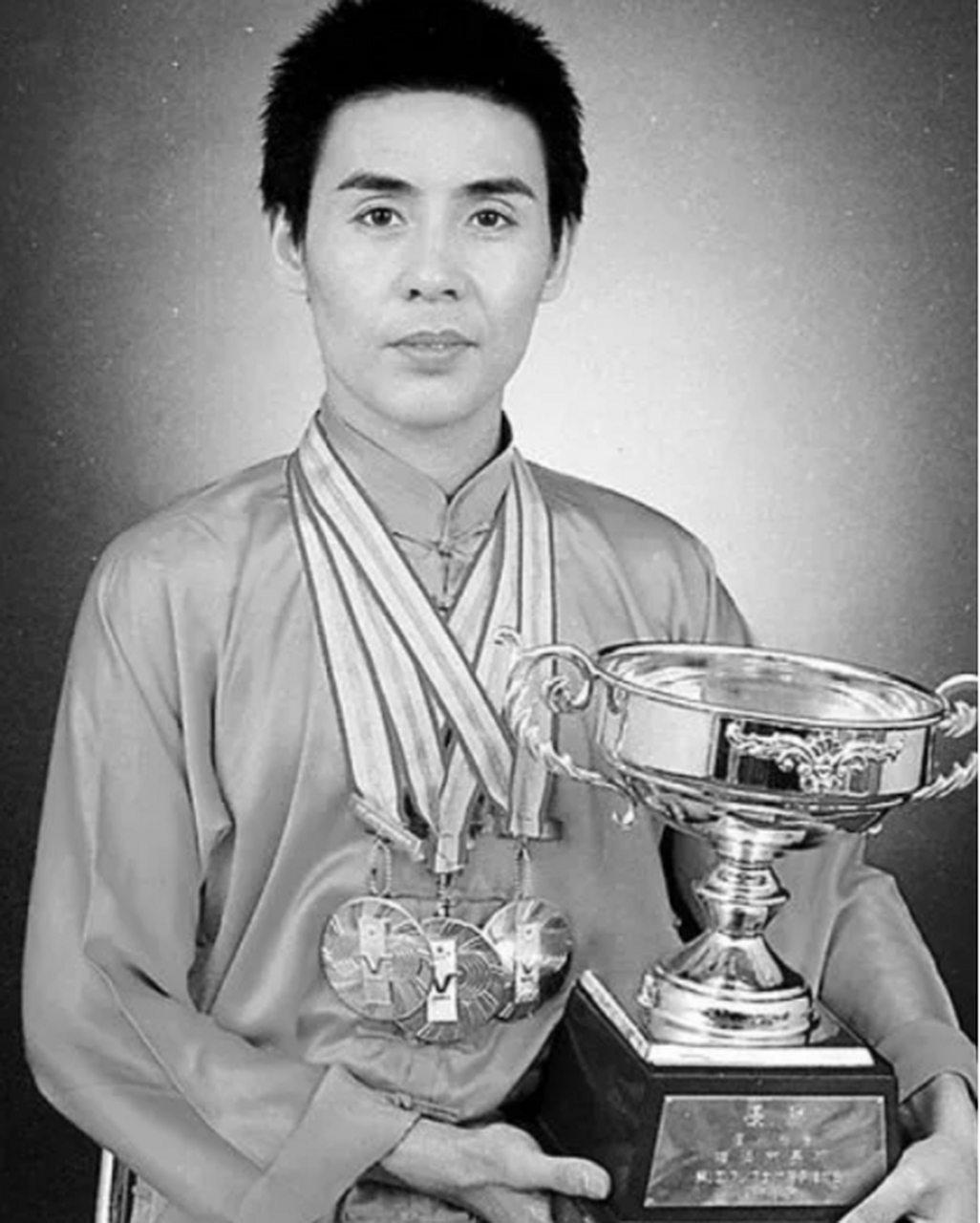 那年,全国武术冠军赵长军在街头与人争出租车,与三个小混混发生了纠纷