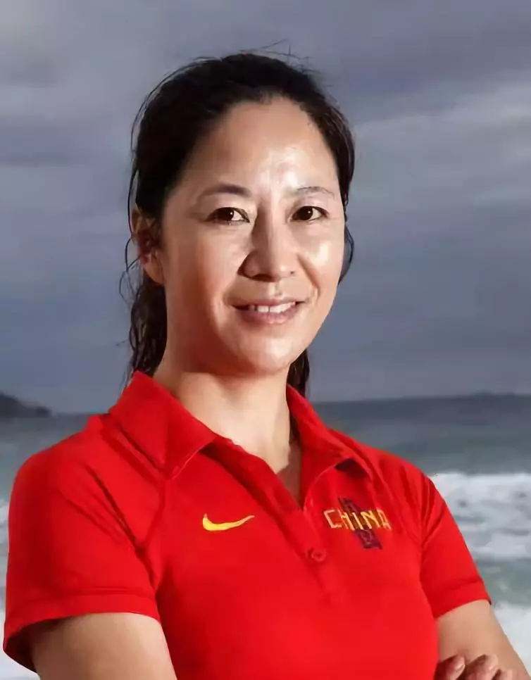 "孤独"的王丽萍:因教练组提前离场,成为冠军的她都没有国旗