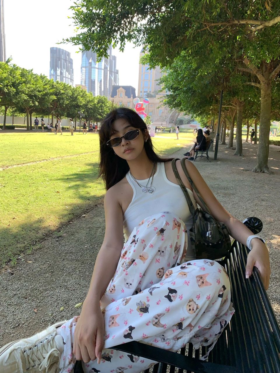 lisa巴黎度假15ins图更新 "一派胡言"附曹操表情包