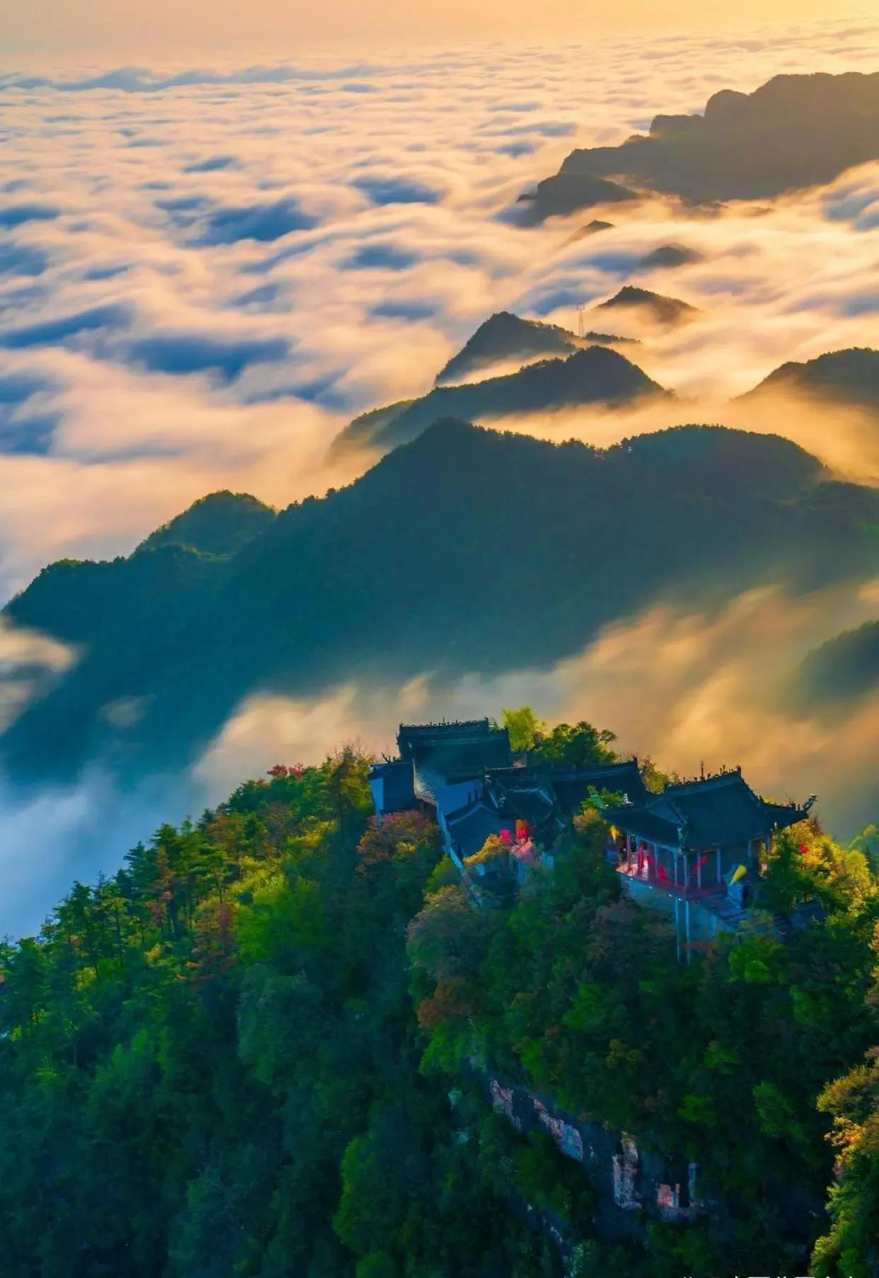 醉美陇之南 烟雨鸡峰山
