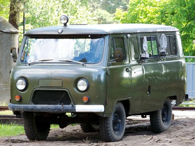 uaz-452轻型多用途车辆