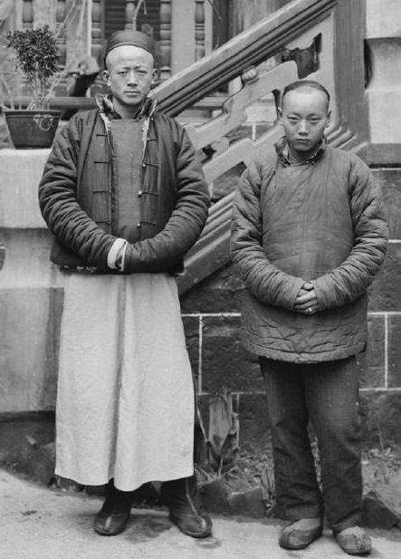 清朝人的发型真是阴阳头?别被电视骗了,他们的真实发型什么样?