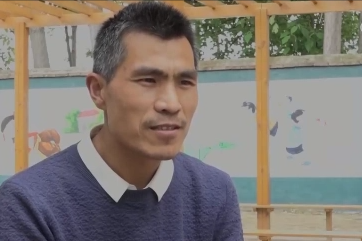"白发校长"张鹏程:借款十几万修筑学校,只为让孩子们走出大山