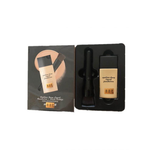 栾诗芝彩妆幻彩粉底液