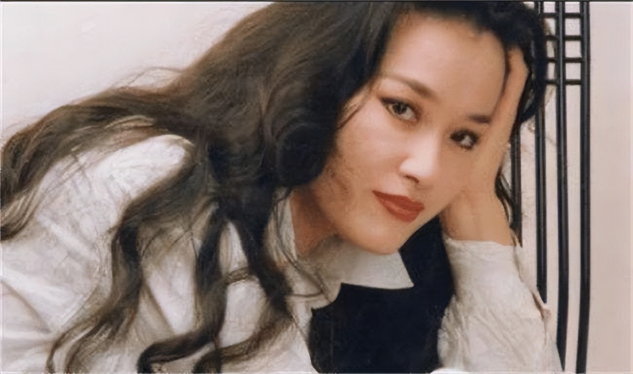 索宝莉:生而丧母遭亲生父亲抛弃,因首届春晚走红,56岁客死异乡