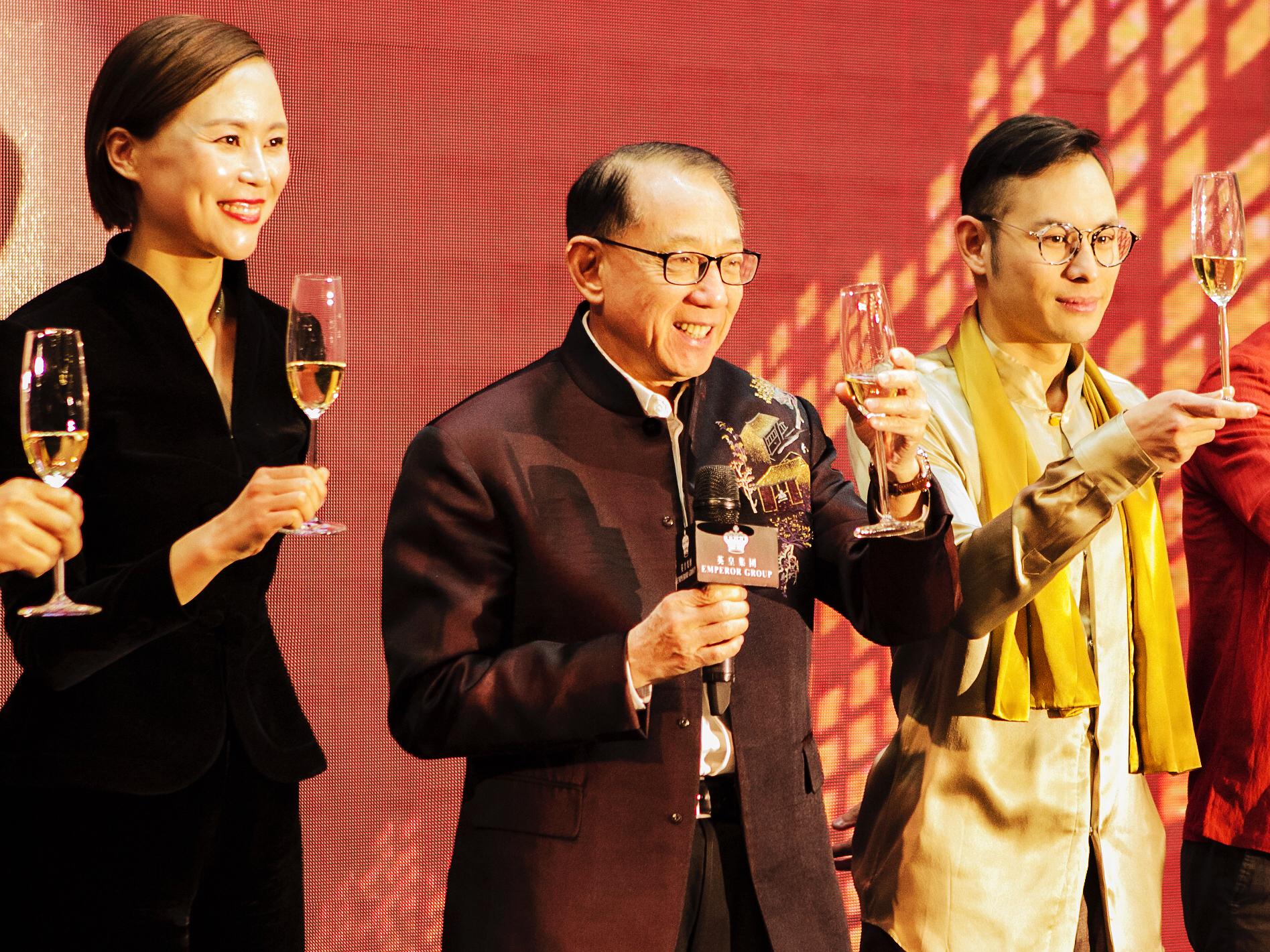 许家印的大恩人,帮恒大去香港上市,如今自己坐拥7家上市公司