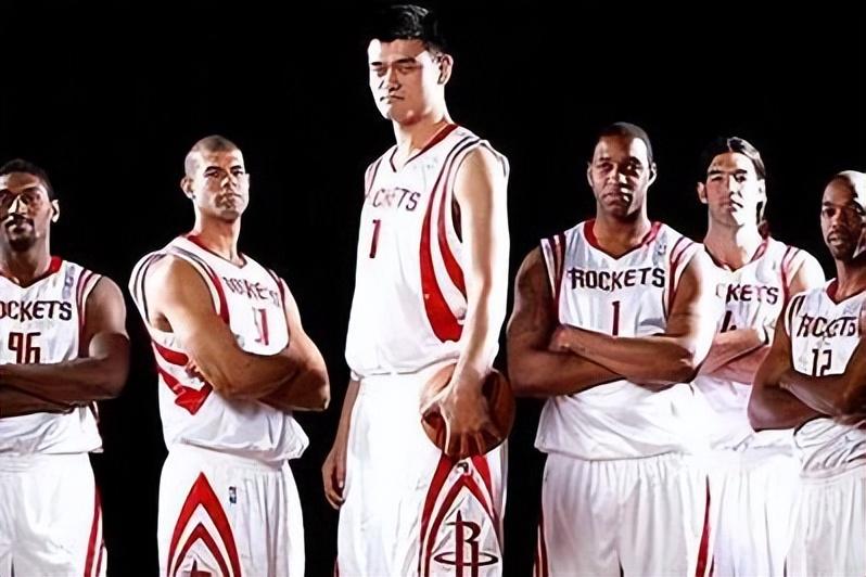 回顾43岁的姚明体重超400斤妻子风韵犹存13岁女儿身高近19米