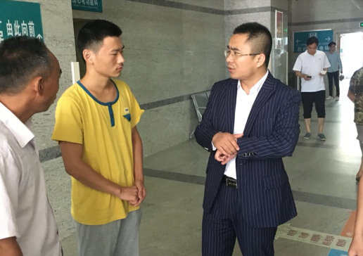 回顾学霸张广利:高考前在父亲病床前奔波,考上北大母亲激动落泪