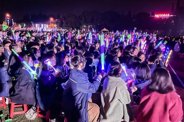 海安市南莫中学隆重举行第九届校园艺术节文艺晚会