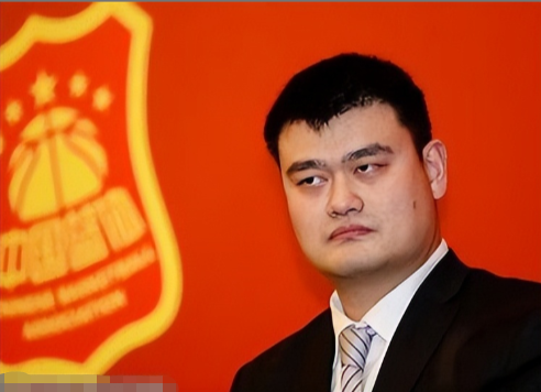 回顾43岁的姚明体重超400斤妻子风韵犹存13岁女儿身高近19米