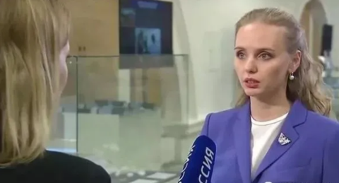 推荐雪藏30年后，普京女儿罕见亮相！掌管45亿公司，专攻癌症突破