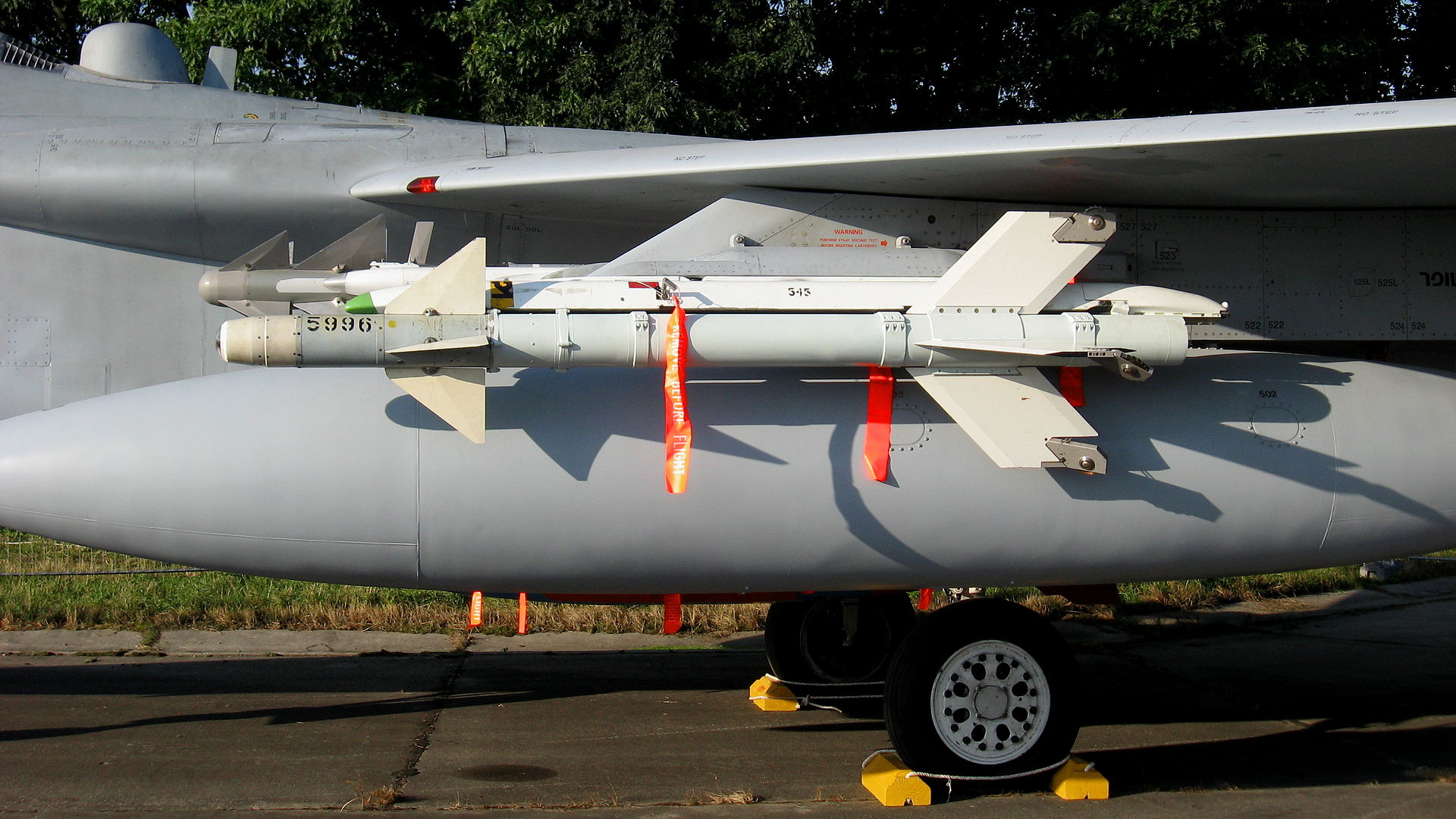 我国引进的怪蛇3空空导弹:空中霸主三十载