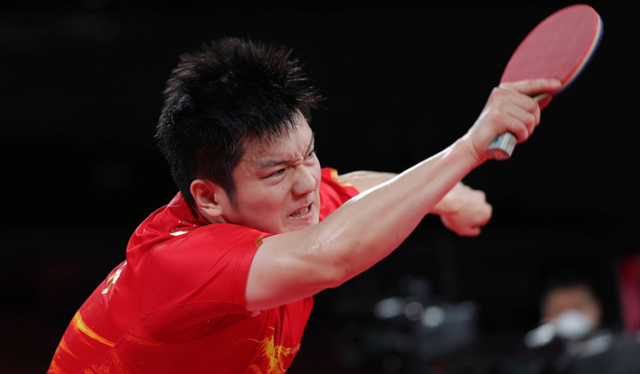 奥恰洛夫前来挑战,遭樊振东3-1抽哭,张本智和将相继惨败!