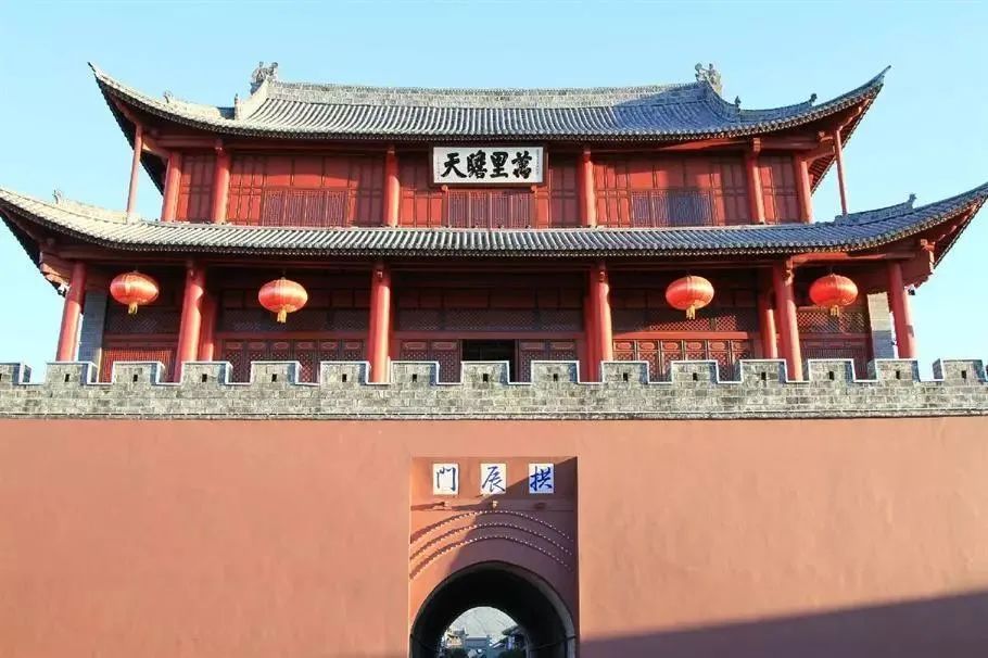 云南的最后一片发呆净土一座活着的古城