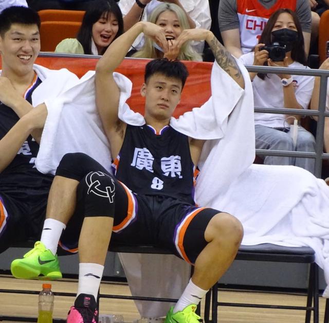 0分1失误1犯规!男篮"希望之星"引杜锋大吼,后者赛后盛赞一人