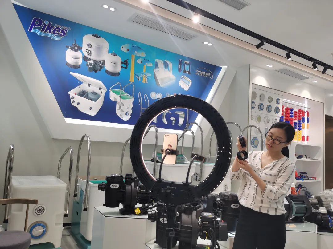 广交会"云端"开幕!清远参展企业向国内外直播带货