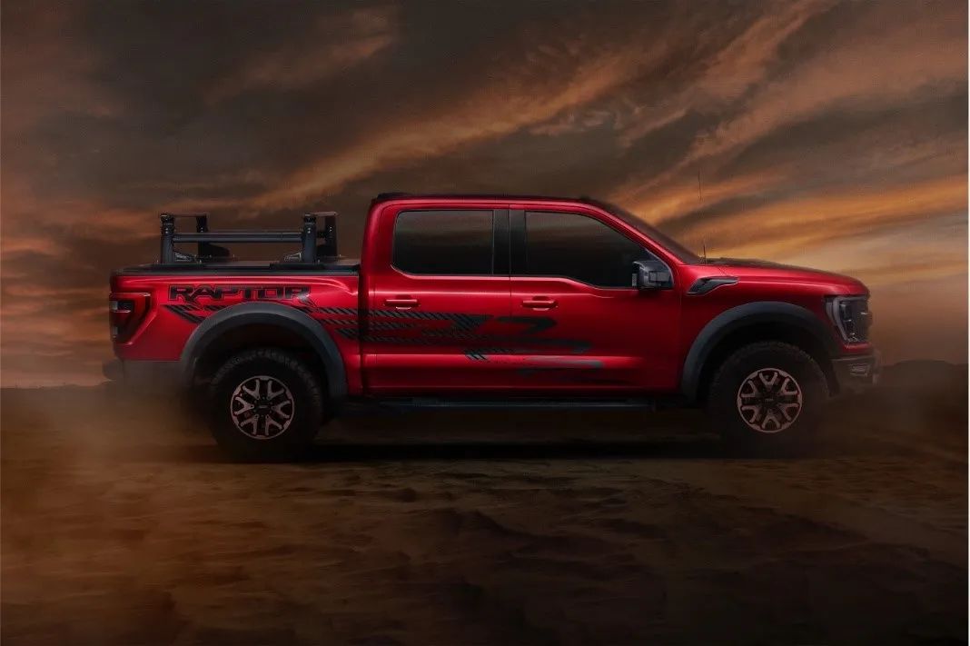 福特f-150猛禽作为美国最畅销的皮卡车型之一,一直以其强大且规格的