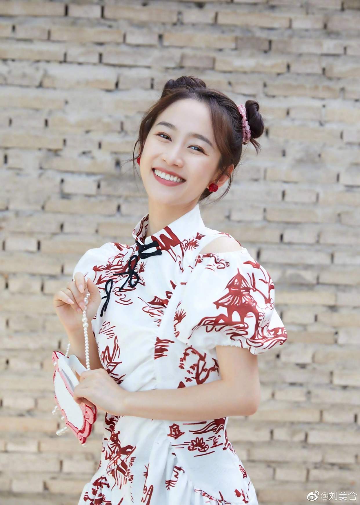 巴啦啦小魔仙——严莉莉(刘美含)美照,有谁小时候觉得她最美?