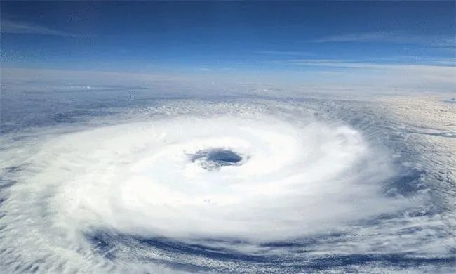 【台风预警】"烟花"逼近!大家应该这么防!
