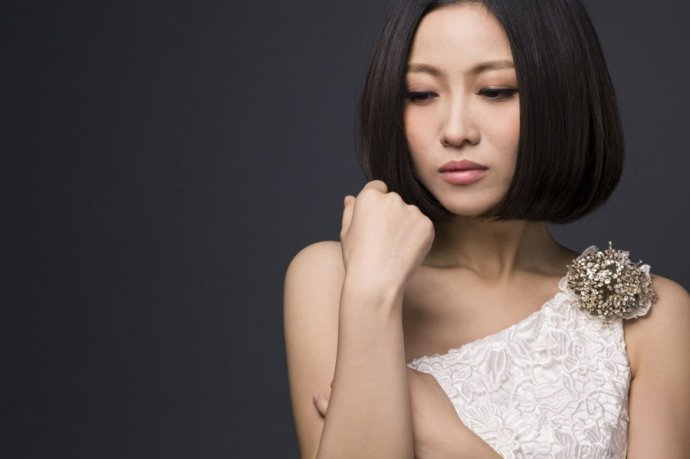 姚贝娜查出乳腺癌时是早期,经过化疗已痊愈,为何人还是没了?