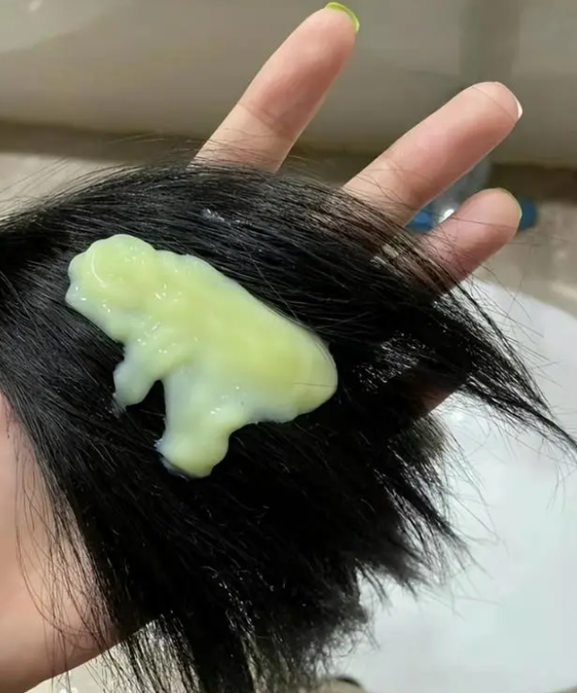 女生每次洗完头,多做4件事情,不仅发量会增加,发质也会变好