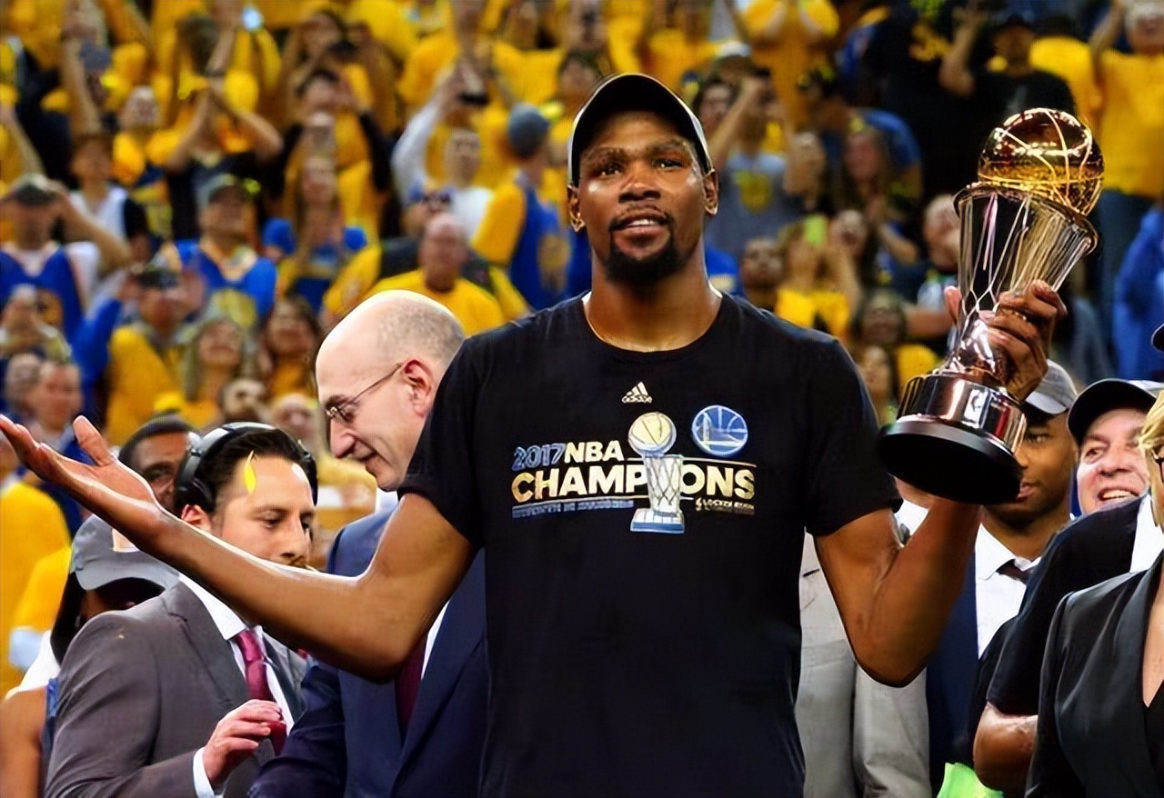 保罗交易方案曝光!篮网队再组三巨头,布克有望得到释放?