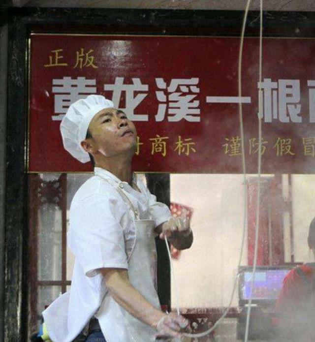 拉面哥田波一夜爆红,之后炒老板,娶女粉丝,如今过得怎样了?