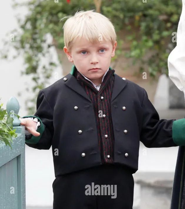 挪威无存在感小王子庆祝18岁生日 网友:真不是38?