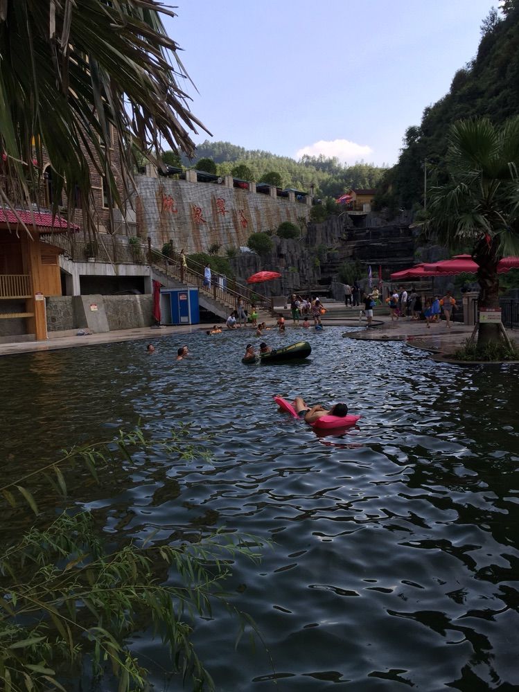 避暑房,贵州避暑房:枕泉翠谷