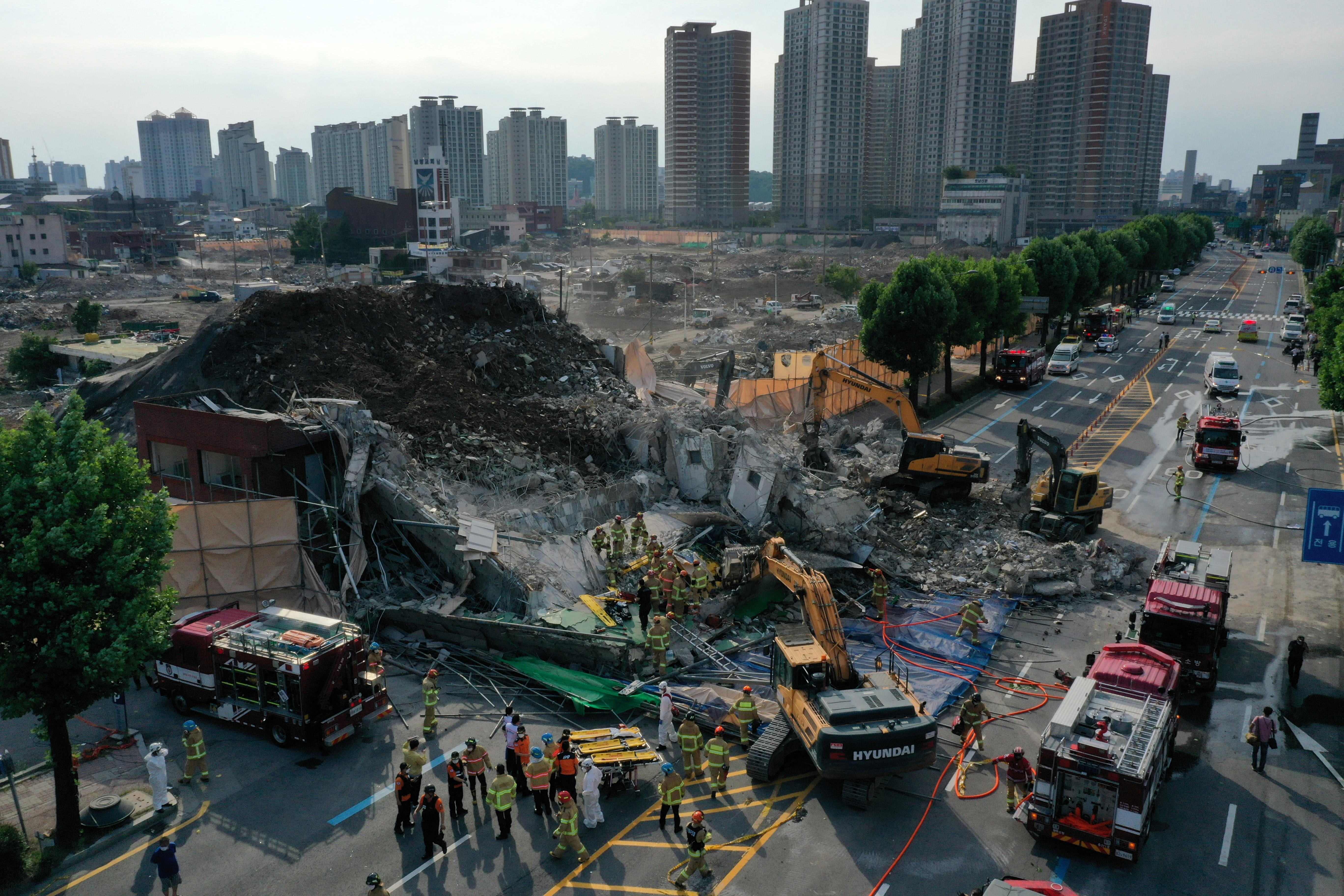 韩国光州楼房倒塌图片