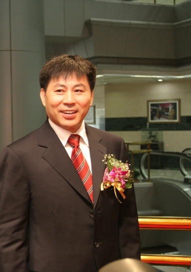 做有"温度"的企业家,耿建明不惧风浪,带领荣盛发展砥砺前行