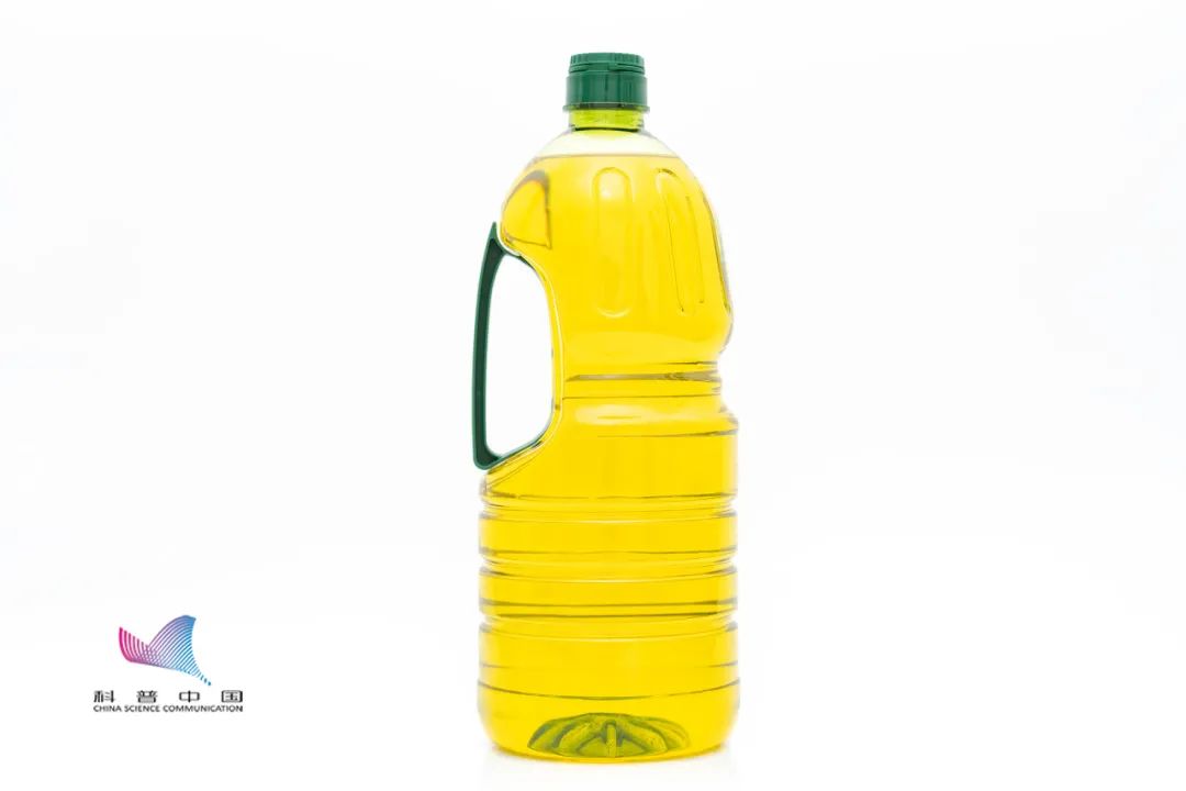 买食用油时,只要油桶上有这行字,无论多少钱,都是优质好油!