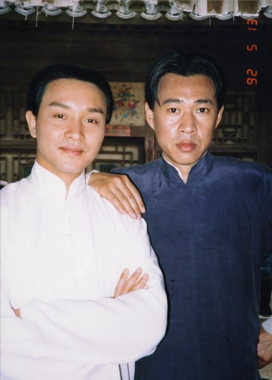 张丰毅500平豪宅内景曝光,二婚娇妻肤白貌美,开百万豪车逛街