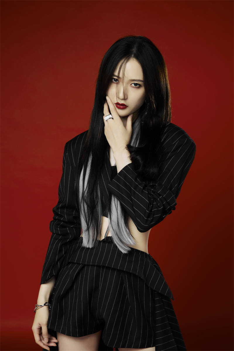 吴哲晗首支个人单曲《dont let me down》上线 破而后立