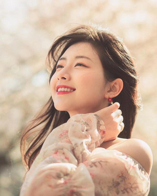 韩国烧酒代言模特37333531343937美照赏!